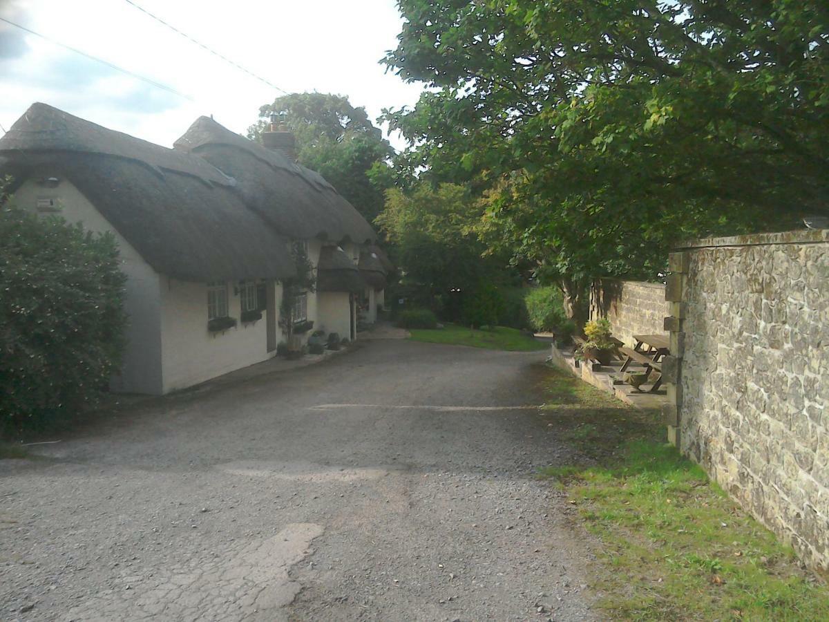 The Crown Inn Alvediston Exterior foto